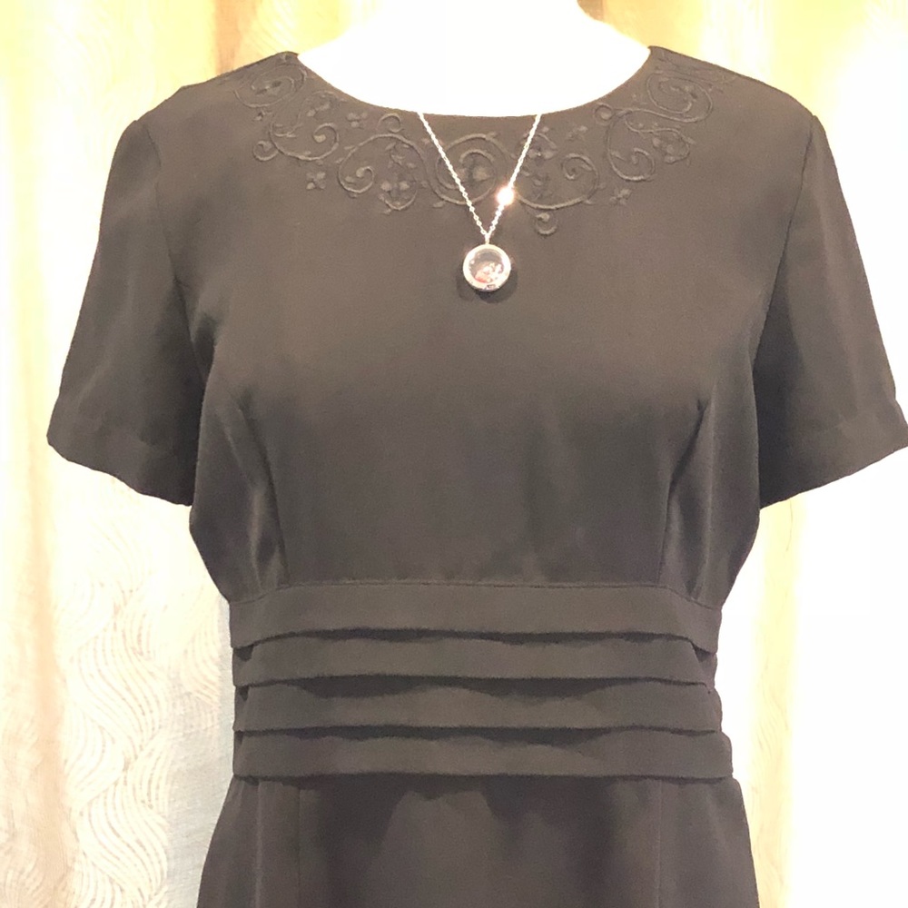 Designer sample! Black Spring crepe dress. 8